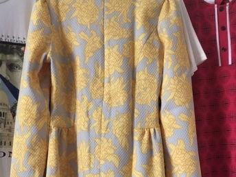 武漢尾貨服裝批發市場 庫存清倉，低價批發童裝及男女裝