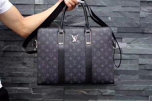 廣州二手服裝鞋帽箱包市場 巴寶莉、普拉達、LV等奢侈品牌貨源直供解析